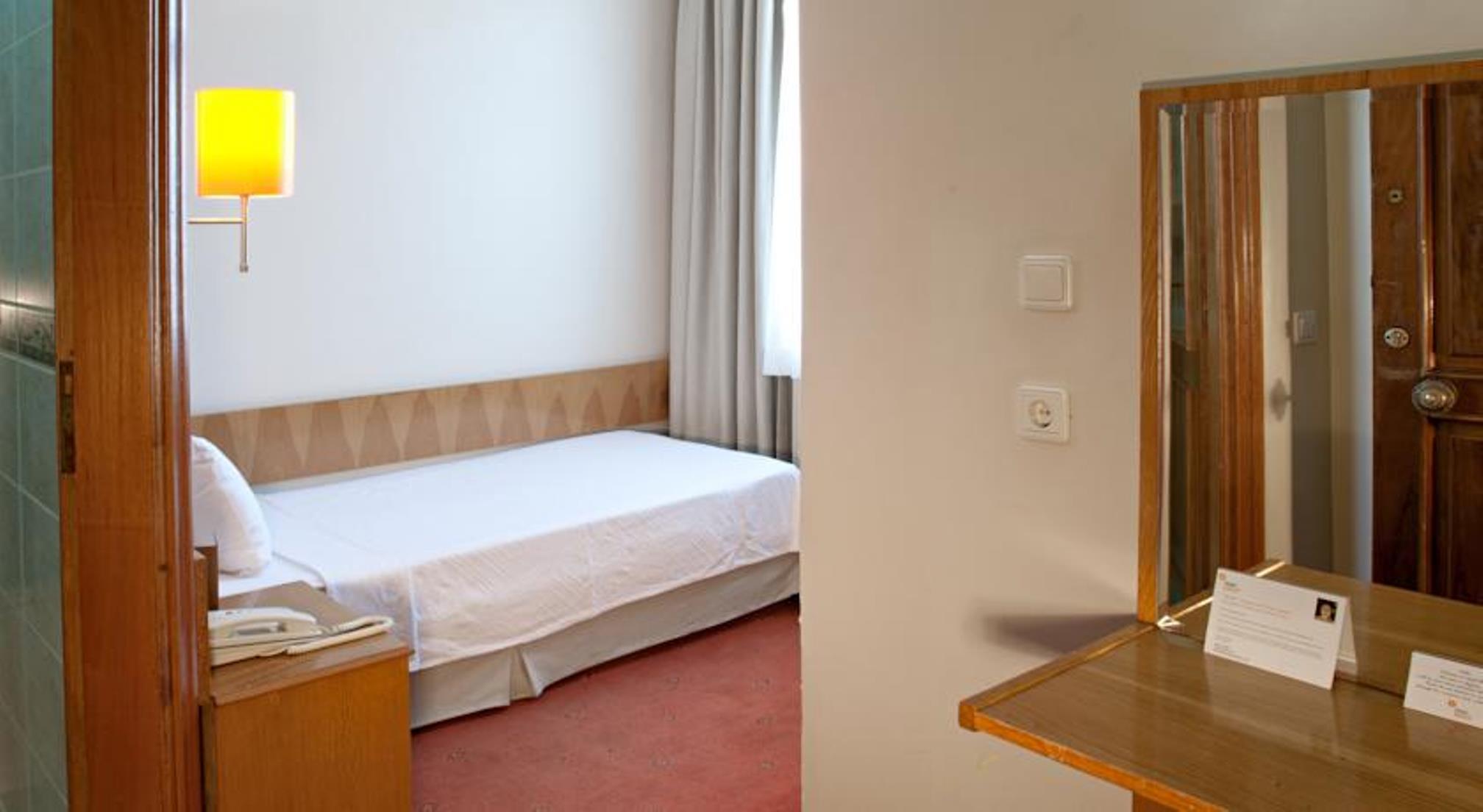 Ilkay Hotel イスタンブール エクステリア 写真