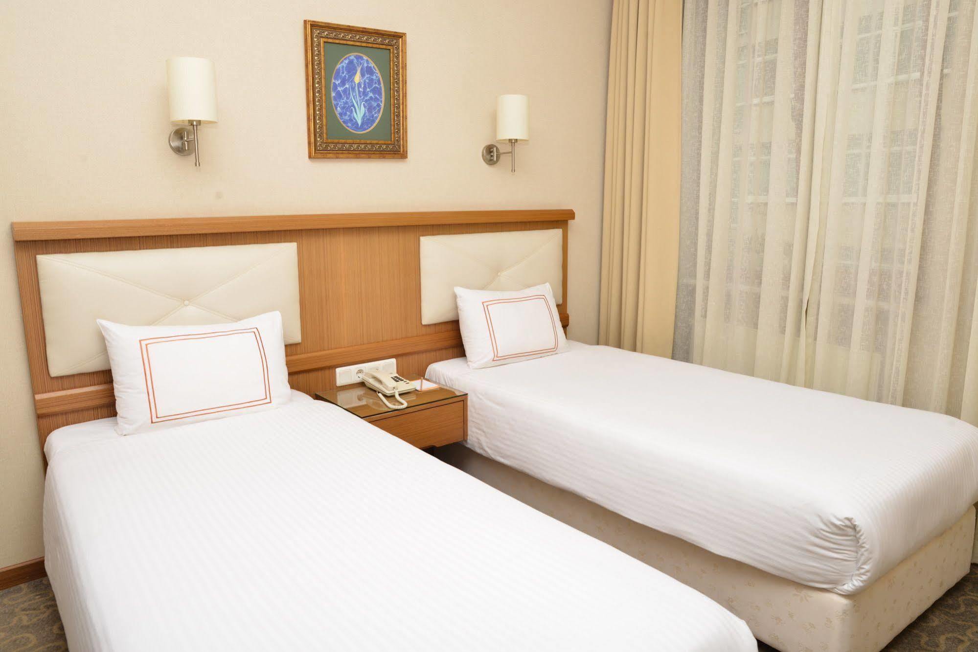 Ilkay Hotel イスタンブール エクステリア 写真